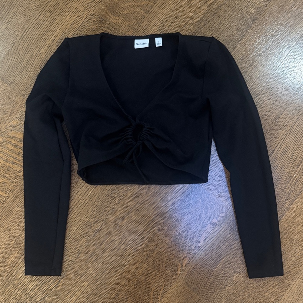 aritizia Elegant Black Gathered Crop Top - size small